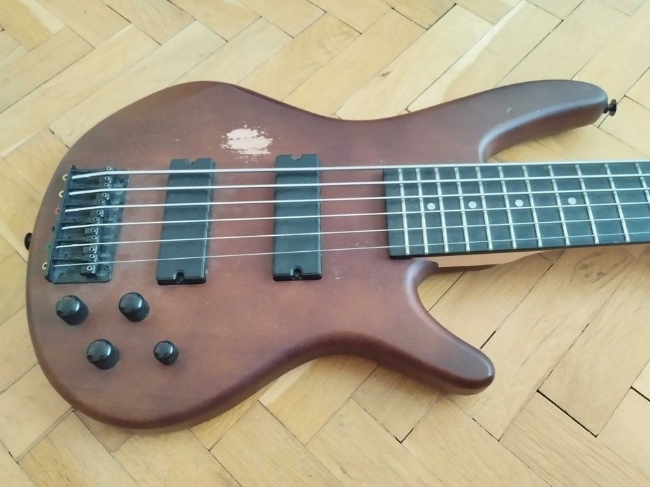 Бас китара Ibanez GSR206B-WNF / 6-струнен