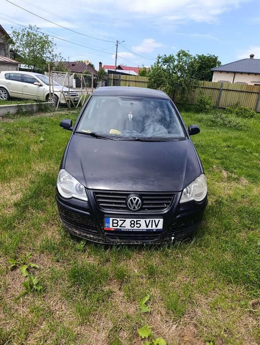 VOLKSWAGEN Polo