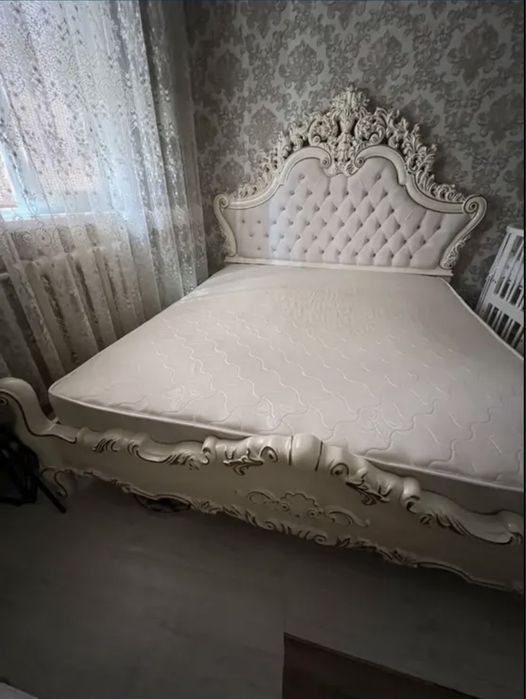 Спальный кровать