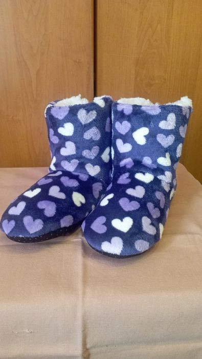 Домашние сапожки - чуни теплые.