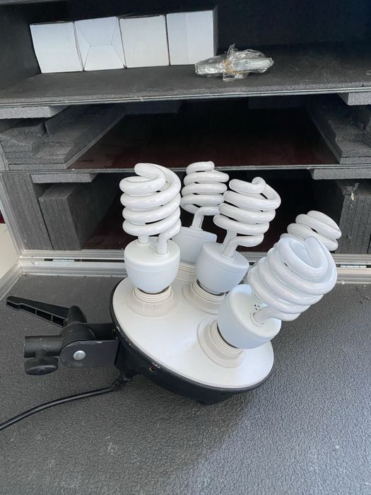 Продам прожектор срочно