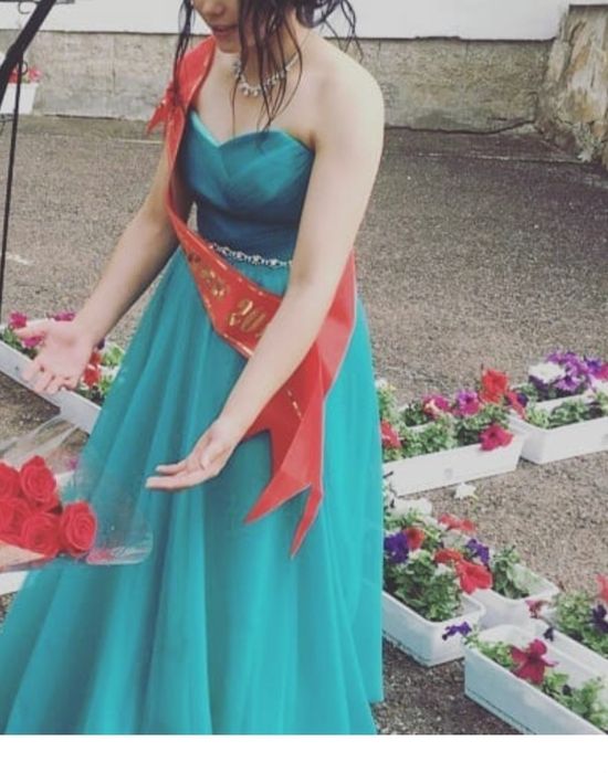 Продам шикарные  платья