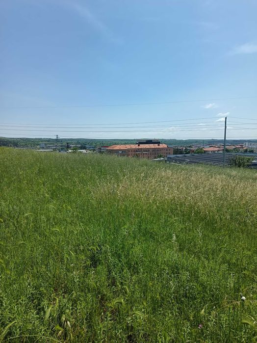 Продава парцел над супермаркет Жанет
