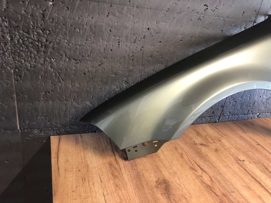 Aripa Fata Stanga VW Passat B5.5 An 2000-2004 (LA6W (Verde))