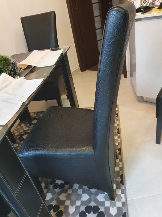 Трапезен стол от естествена кожа