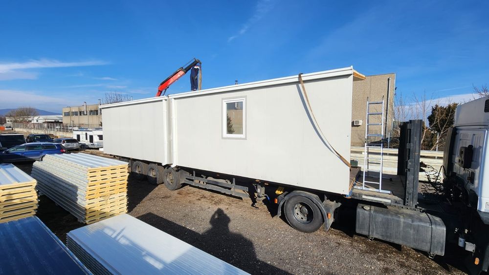 Panouri termoizolante și case pe structura metalică