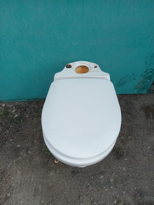 Продается  унитаз.