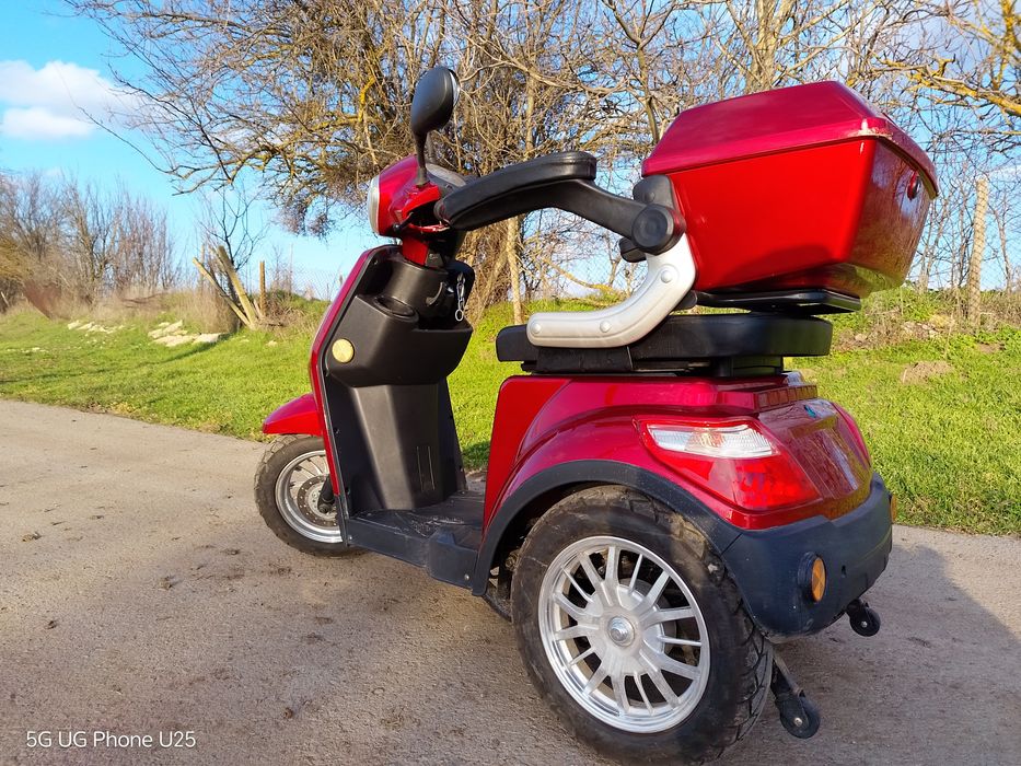 Инвалиден скутер