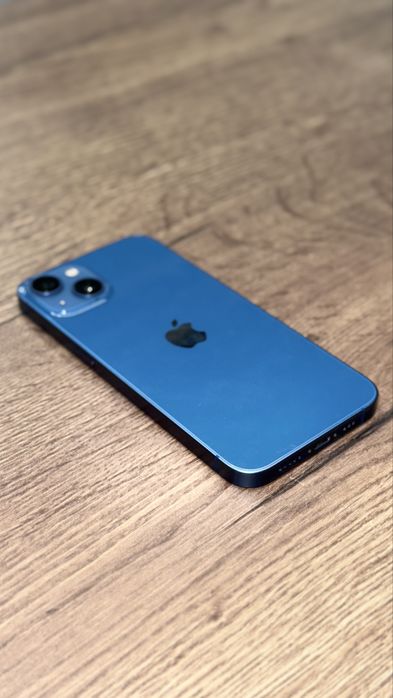 Apple iPhone 13 синий 128GB в идеале