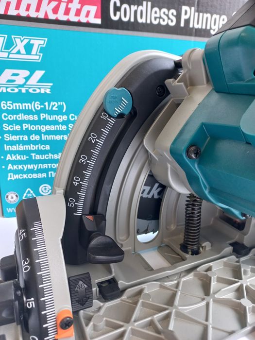 Акумулаторна Циркуляр Makita DSP600Z