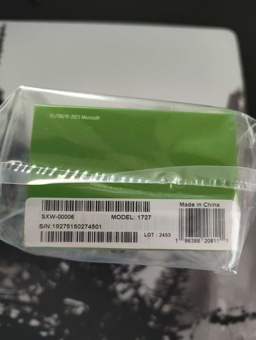 Продавам Microsoft Xbox Rechargeable Battery + USB-C Cable