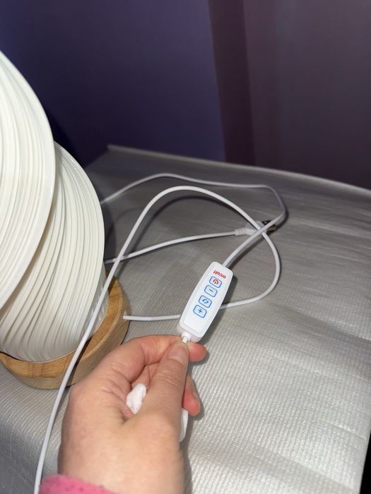 Lampa de noapte cu lumina adjustabila