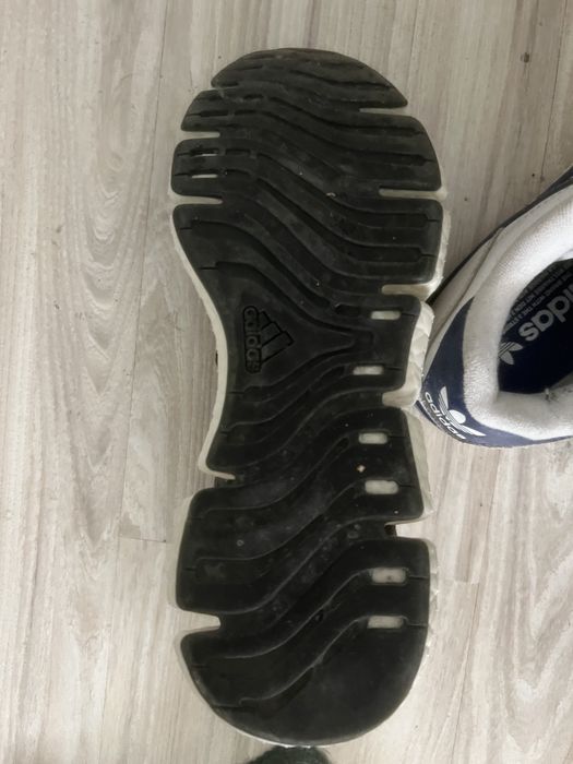 Adidas climalight.Изключително подходящ модел за летните жеги.Идеално проветрив и омркотем модел с буст пяна за амортизация