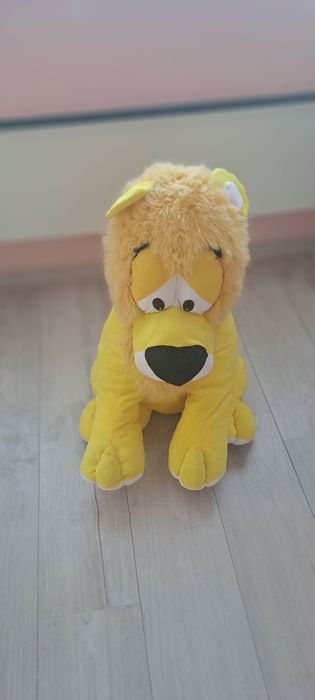 Плюшена ичрачка лъв