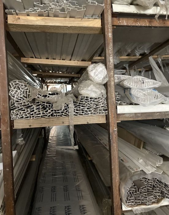 Продажа подоконников, декор панелей , сандвича, уплотнителей