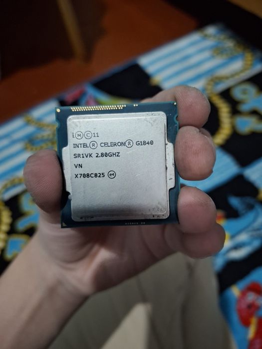 Kompyuter komplekt sotiladi