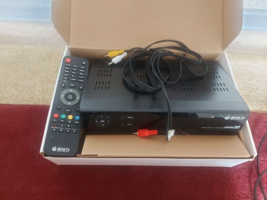 Медиаплеер смотрёшка sb-303. Тв приставка вид сверху. Приставка для цифрового телевидения alma tv. Приставка cx digital. Смарт тв-приставка смотрёшка.