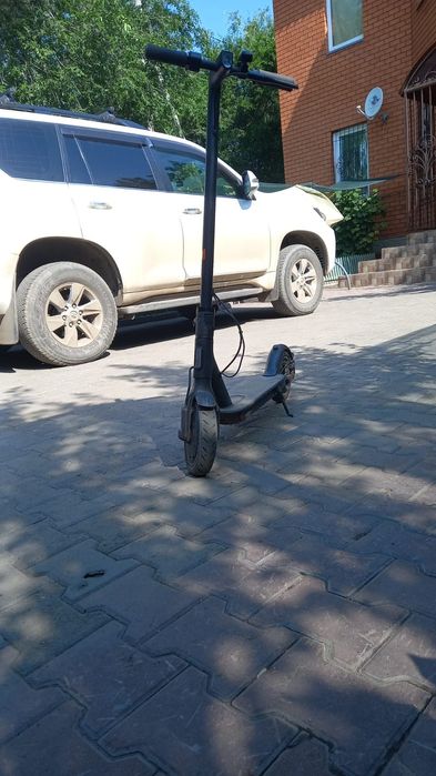 Продам самокат Xiaomi MiJia Smart Electric Scooter Essential