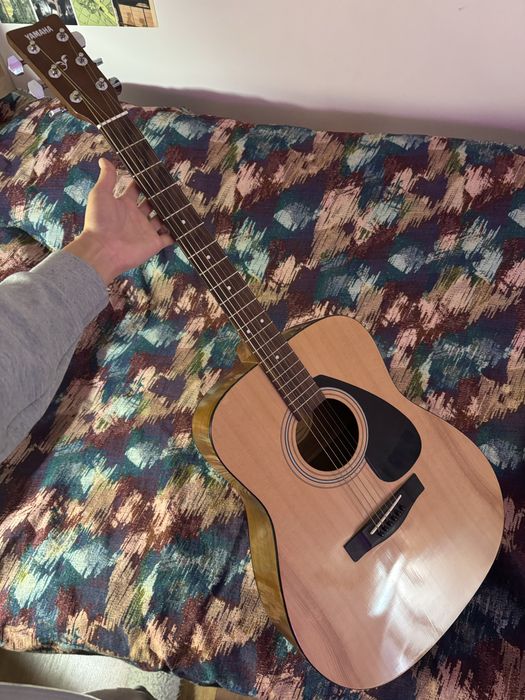 Гитара YAMAHA F310 + каподастр и струны и