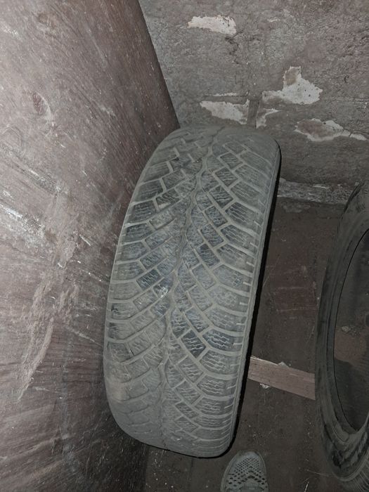 Продам шины разных размеров.