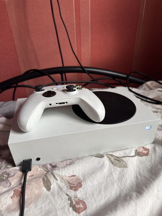 Продам Xbox  Series S