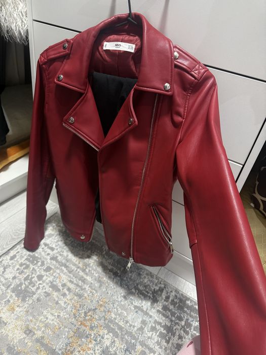 Продам кожанку бу