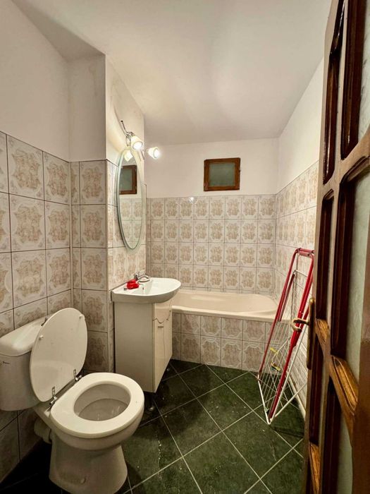 Apartament 3 camere decomandat de vânzare Roman