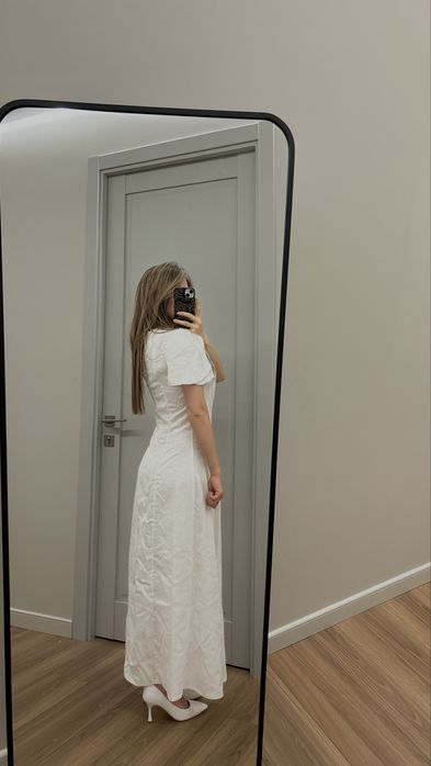 Продаю белое платье!