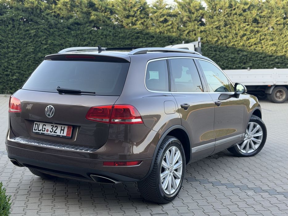 Vw Tuareg 3.0D Exclusiv camere 360 culoare deosebita