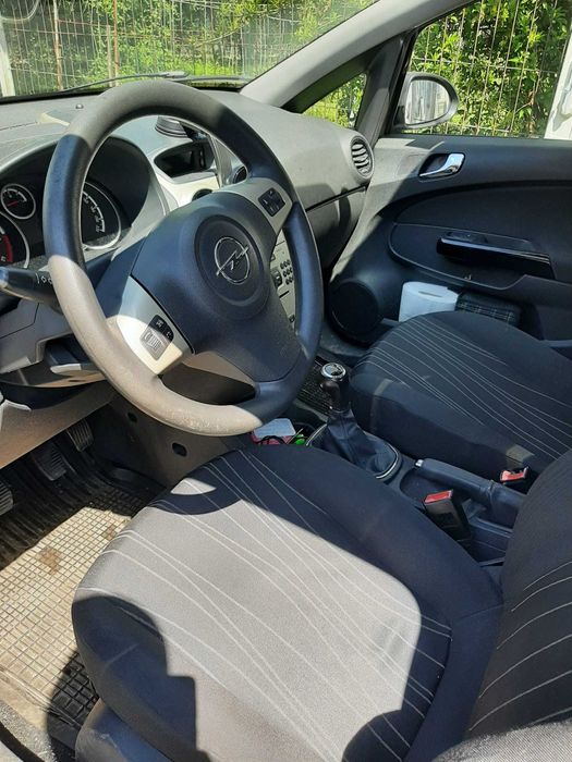 Vand auto Opel Corsa D 100 mi KM singur proprietar