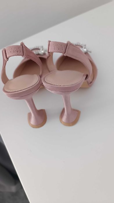 Пролетни елегантни обувки на ток