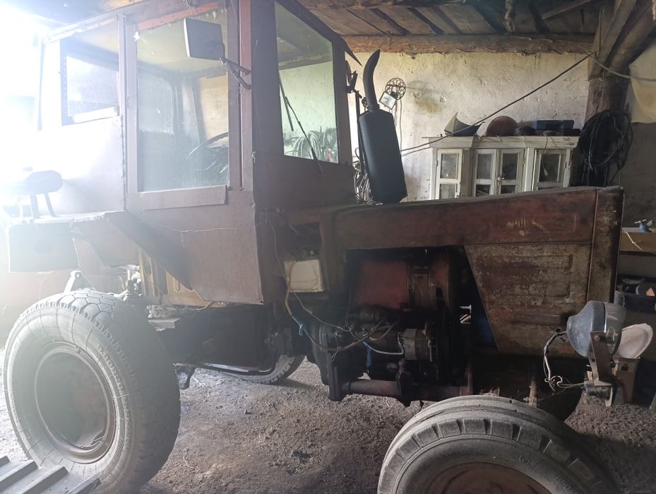 Продается дом и трактор с телегой