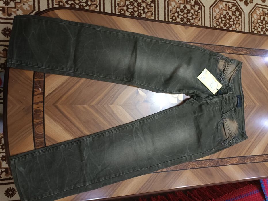 Продам джинсовые женские брюки