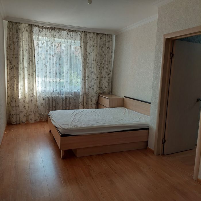 Кровать с матрацем