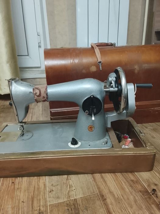 Продам ручные швейные машинки
