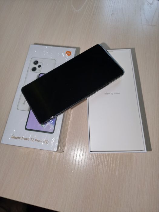 Телефон Redmi 12 pro+ 5G. 8/256