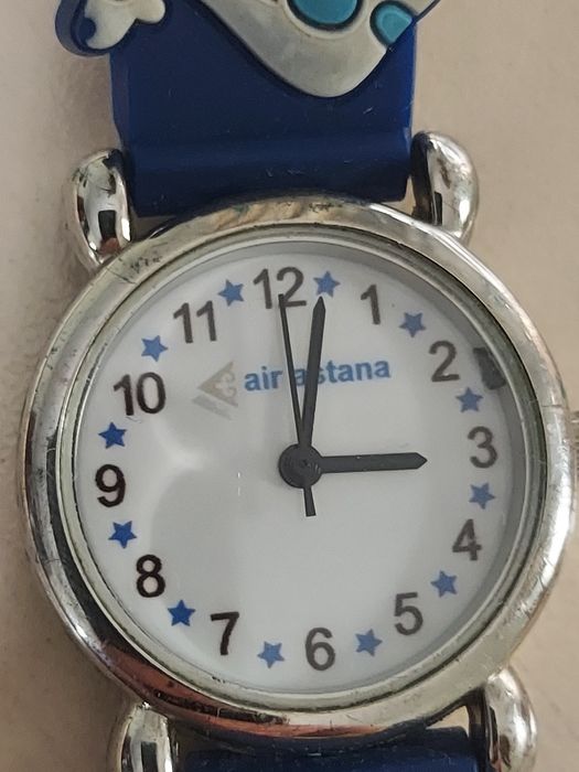 Продам детские часы ручные