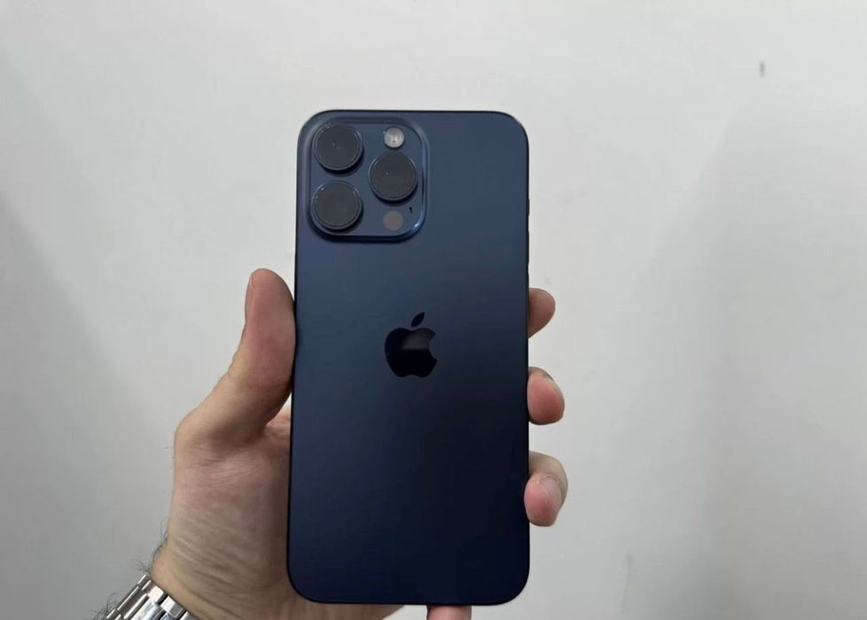 Продается iPhone 15 Pro Max 256GB Blue Titanium.
