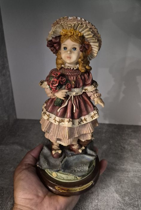 Figurină decorativă Colecția Juliana, din rășină acrilică, 23cm.
