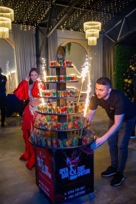 Open bar & tort shoturi