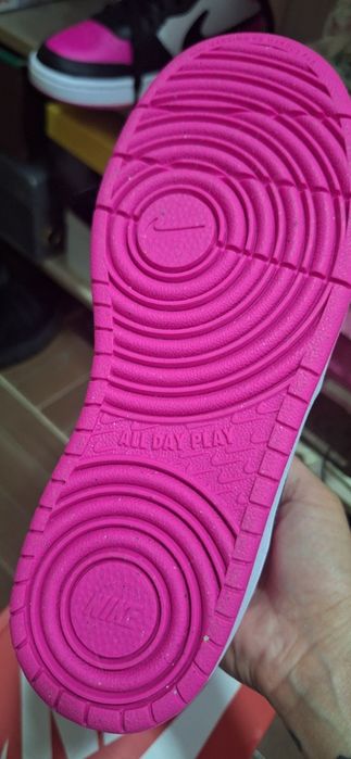 Nike court borough mid 2