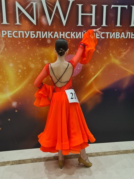 Платье для бальных танцев