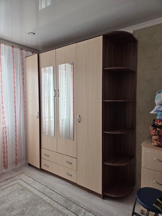 Продаю просторный и красивый шкаф.