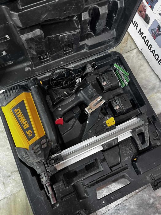 DeWALT Пушка за пирони