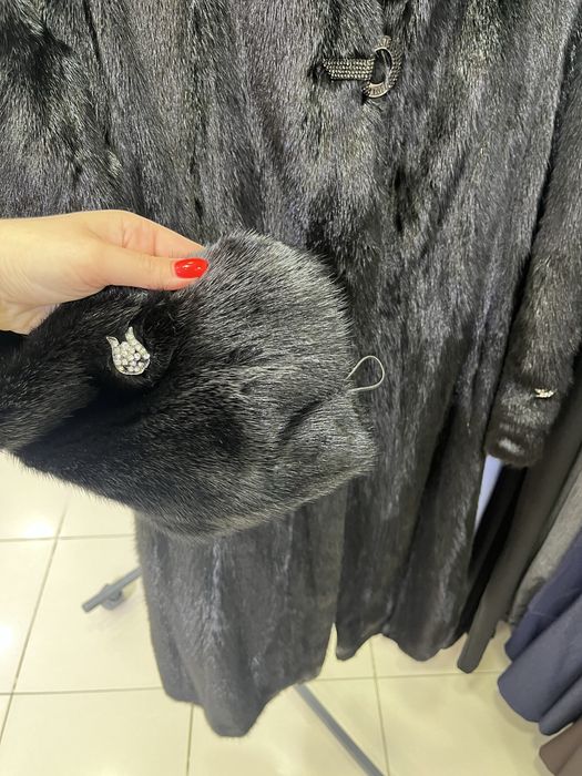 Продам ноковую шубу