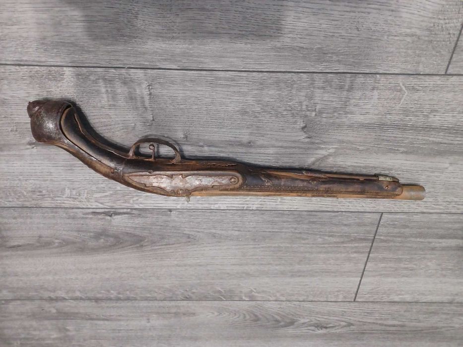 Стар капсулен пищов