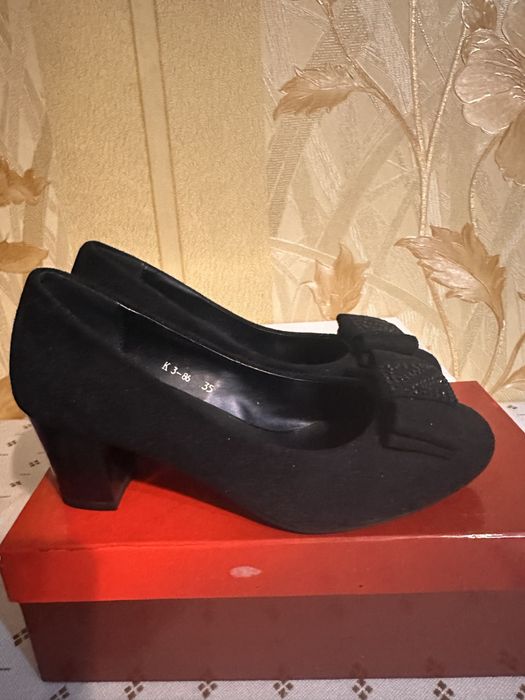 Туфли черные 35 размер.