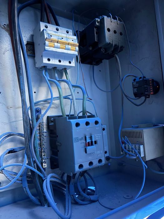 Электрик срочно надо