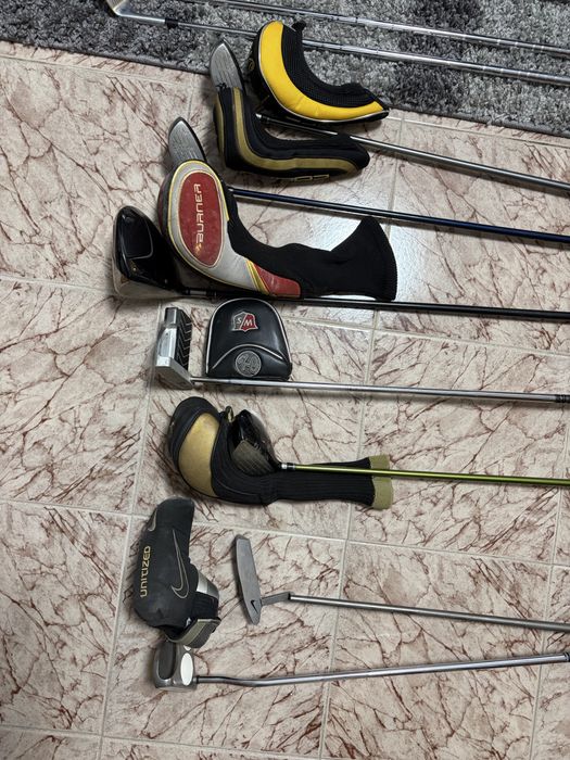 Titleist чанта за голф + 14 голф стика PING, COBRA + топки за голф