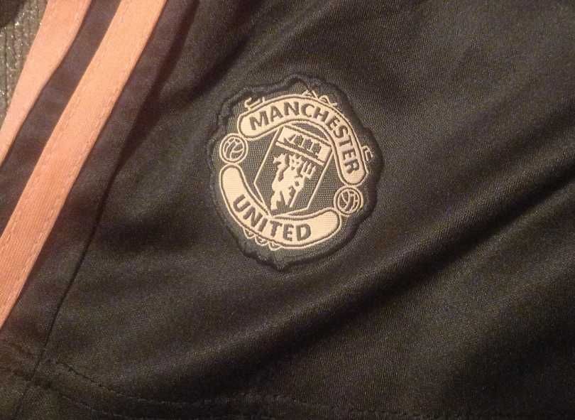 Оригинален детски къс панталон на Манчестър Юнайтед - размер 128